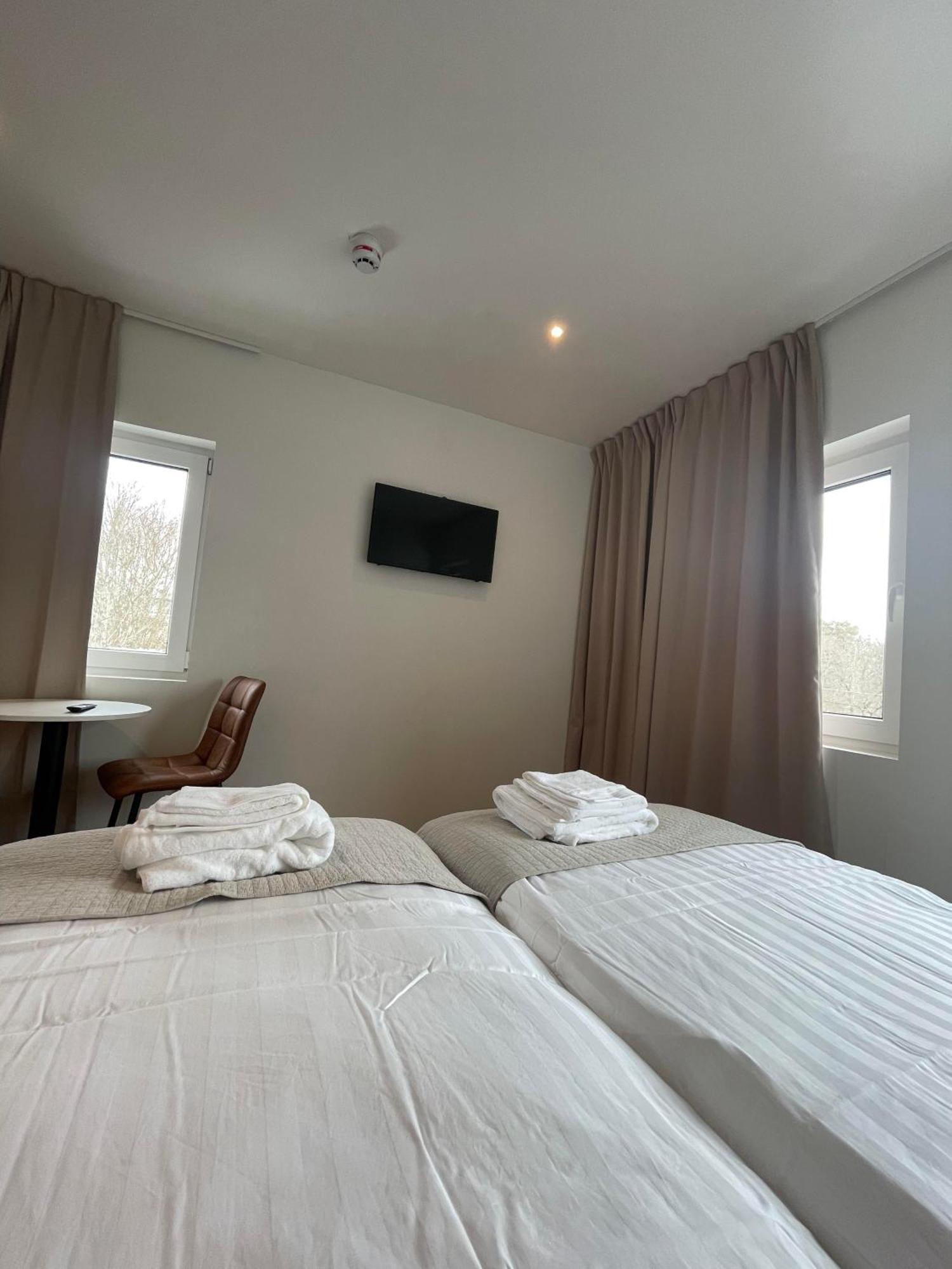 Edsviken Hotell Ab Соллентуна Экстерьер фото